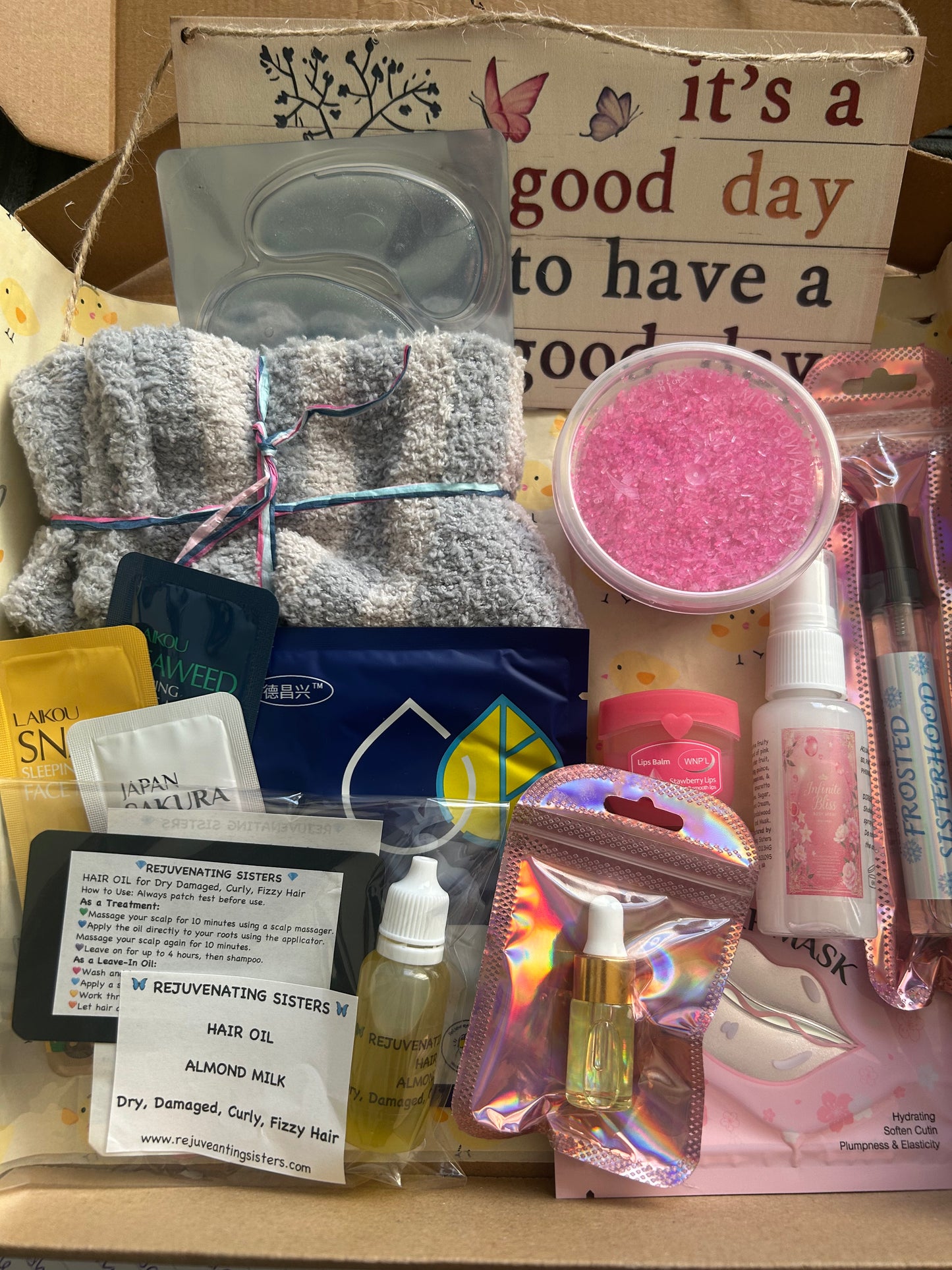BEAUTY BOX: 13 items incl. salts, spray, oils, masks, balm & more.