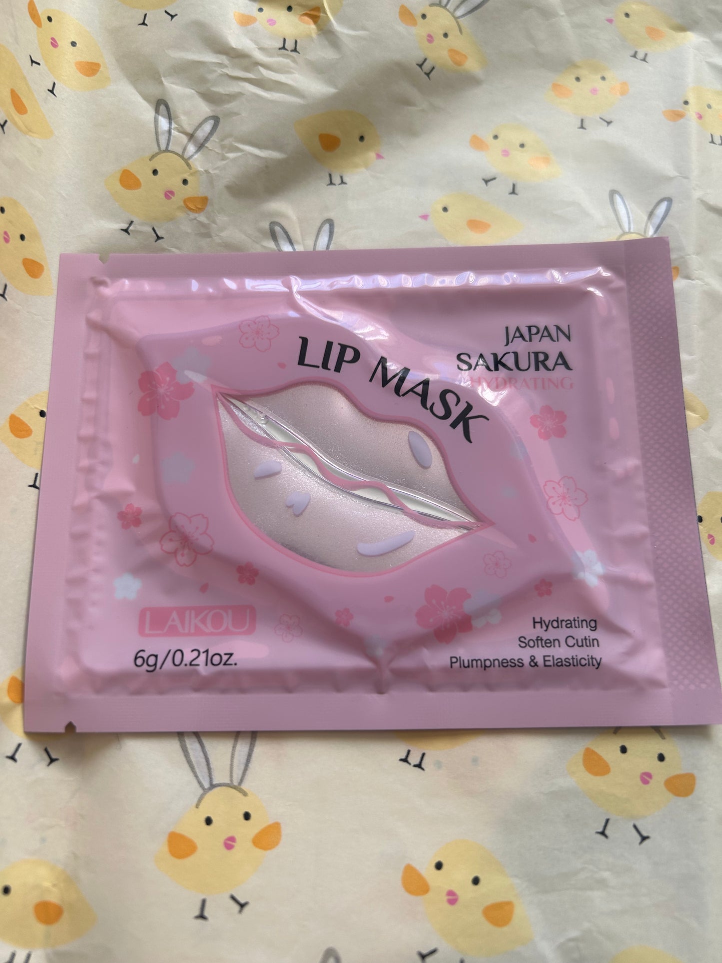 BEAUTY BOX: 13 items incl. salts, spray, oils, masks, balm & more.