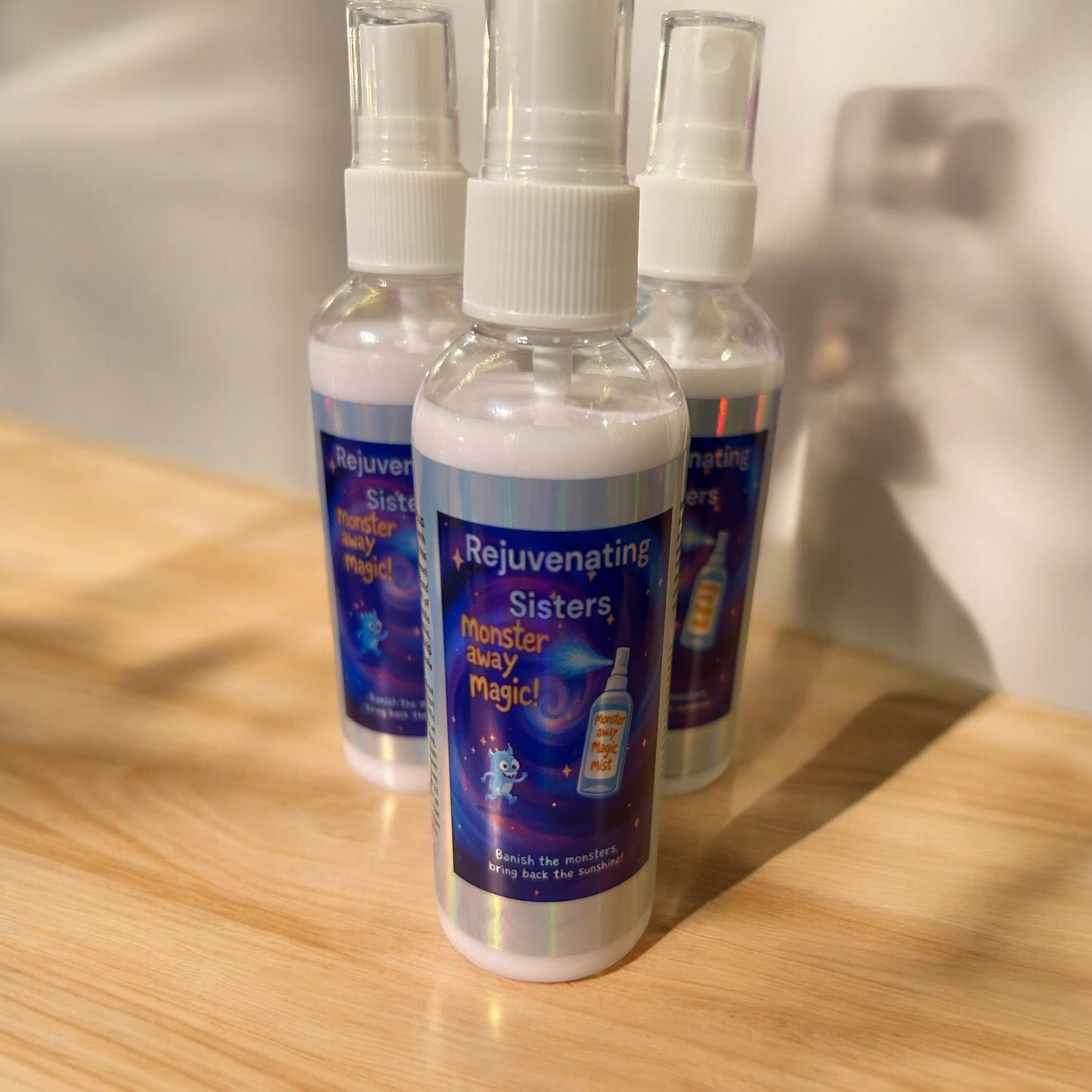 MONSTER AWAY MAGIC ROOM & LINEN MIST – 100ml A calming mist designed to help create a peaceful atmosphere, potentially promoting better sleep for children with anxiety. Perfect for use on bedding and in the bedroom room.
