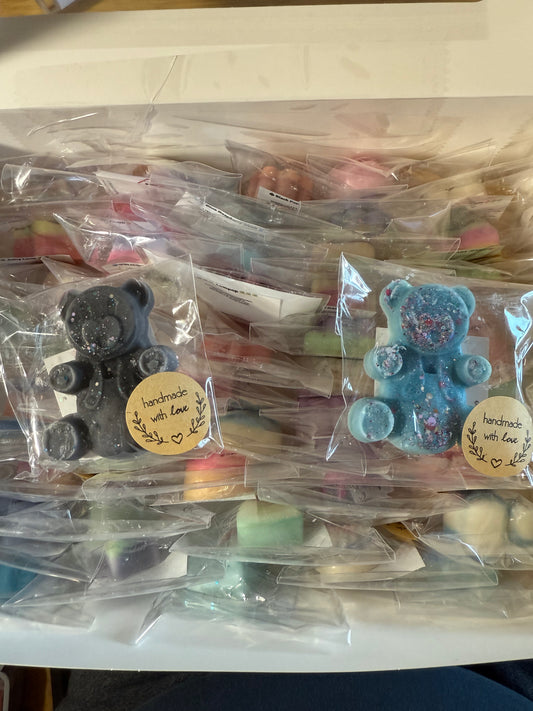 Rejuvenating Sisters 50 WAX MELT Sample pack. Explore a variety of our best-selling scents, featuring 50 wax melts in Fruity, Food, Feminine, Masculine, and Bath & Body fragrances. Perfect for discovering your favorite scents.