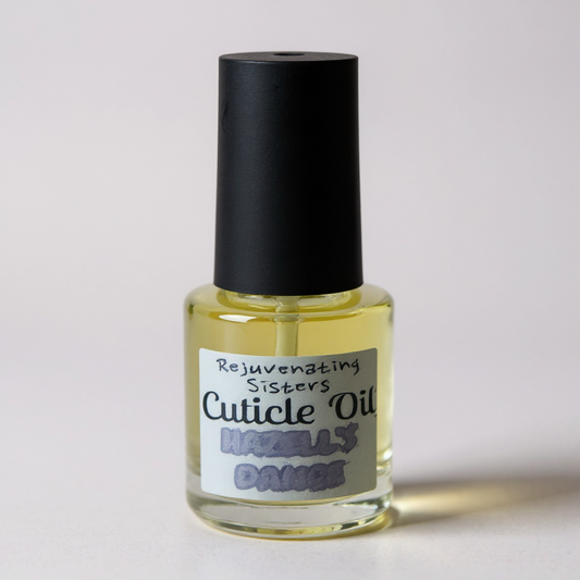 CUTICLE OIL BOTTLE – great scents- nourishing oils: Jojoba Seed, Coconut, Sweet Almond, Argan, and Vitamin E. Available in a variety of soothing scents for healthy, hydrated cuticles on the go.