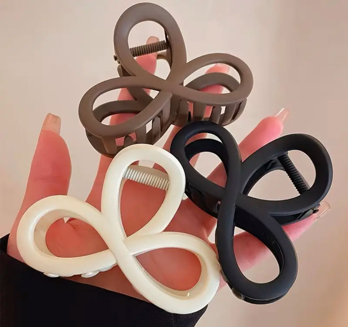 HAIR CLAW CLIP CLAMP- 3 pieces elegant and cute medium size